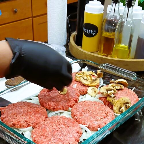 Juicy mushroom burgers prep